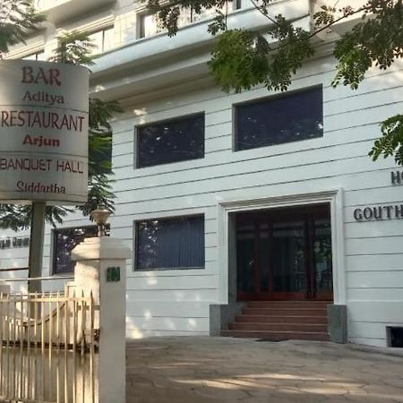 Hotel Goutham Manor Chennai Bagian luar foto