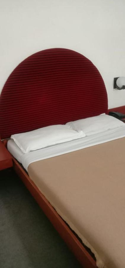Hotel Goutham Manor Chennai Bagian luar foto
