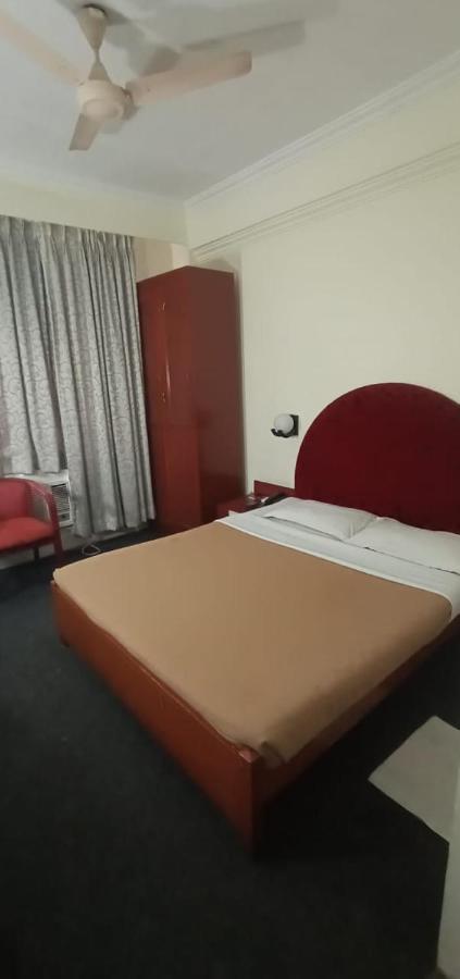 Hotel Goutham Manor Chennai Bagian luar foto